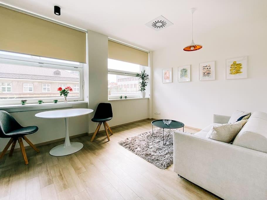 ברטיסלאבה New Studio In Quiet Part Of The City Center מראה חיצוני תמונה