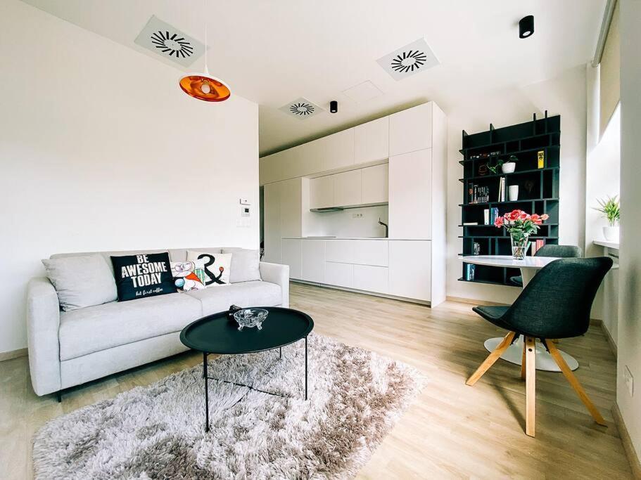 ברטיסלאבה New Studio In Quiet Part Of The City Center מראה חיצוני תמונה